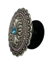 Oval Flower Concho Phone Grip